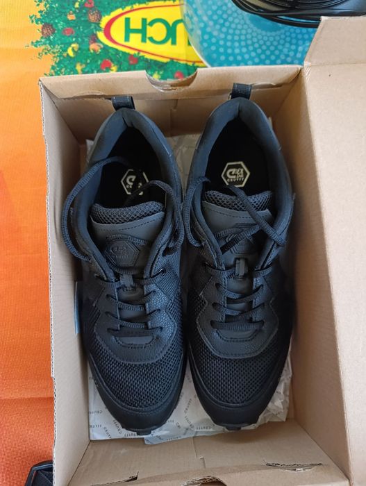 Чисто нови мъжки 44 номер