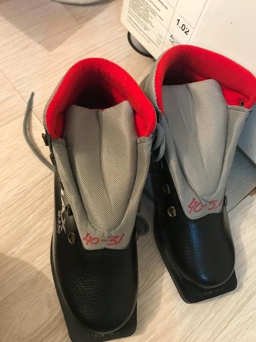 Продам лыжный обувь