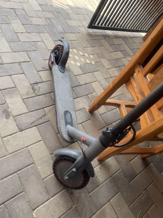 Trotinetă electrică eRides – 45 km/h (deblocată), cauciucuri noi