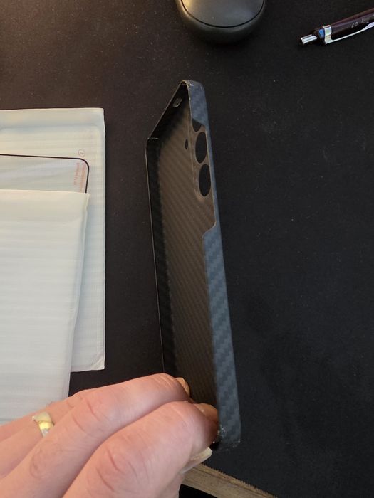 Vand husa carbon kevlar aramide pentru Samsung Galaxy S24 + folii si huse silicon bonus