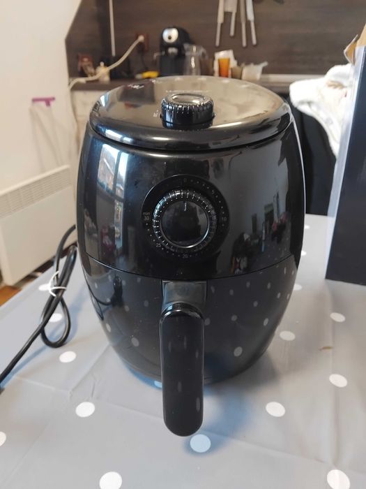 Уред за печене без мазнина Airfrier