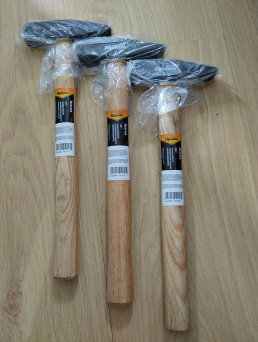 3 молотка с квадратным бойком и деревянной рукояткой