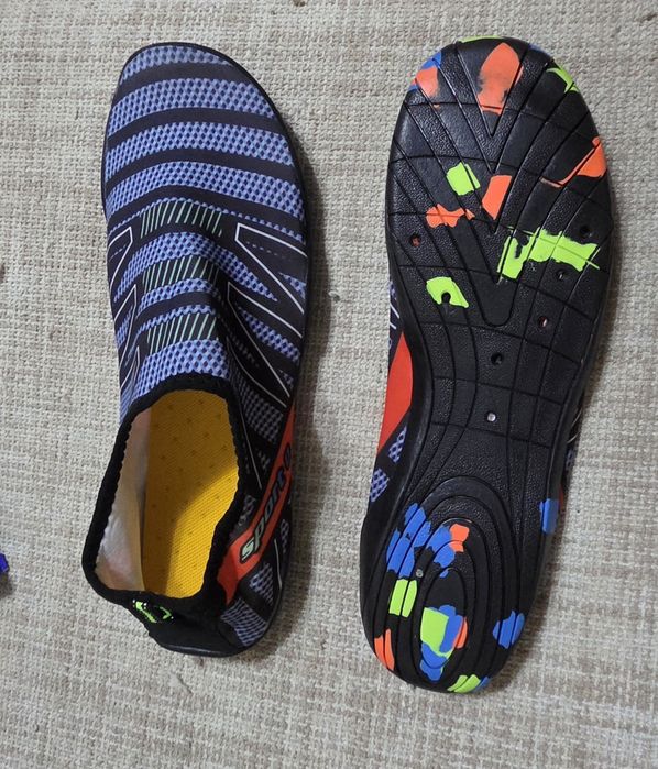 Аква шузы обувь для бассейна.