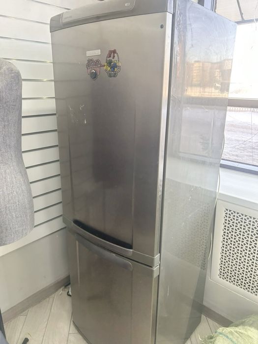 Продам Холодильник с Машинкой