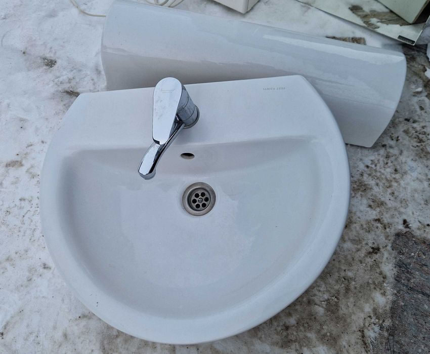 Продам раковину и зеркало