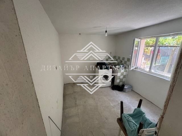 Продава се Къща в Карнобат - 181 кв.м за 1023 €/кв.м - Снимка #8
