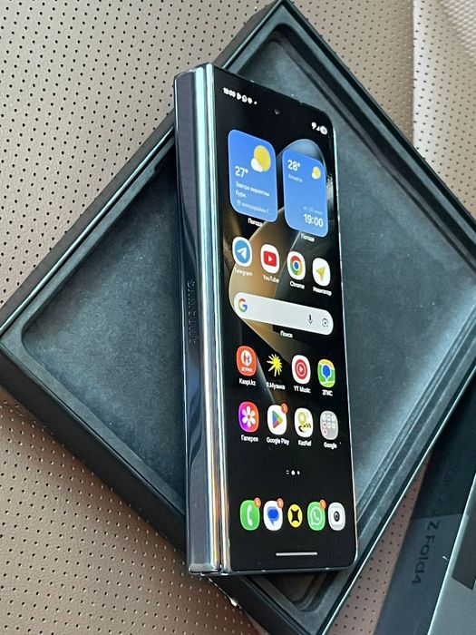 Samsung galaxy Z Fold 4