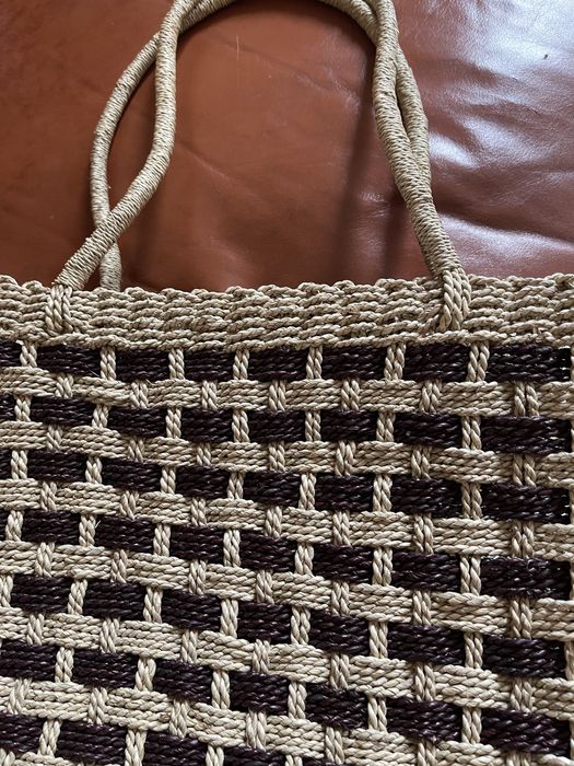 Плетена кошница,нова,цена 25 лв.