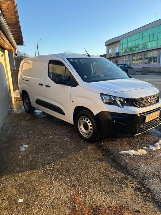 Пежо Партнер 2021 година 1.2 турбо с газова уредба