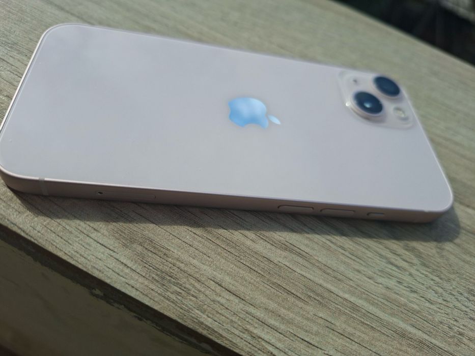 Продавам Iphone 13