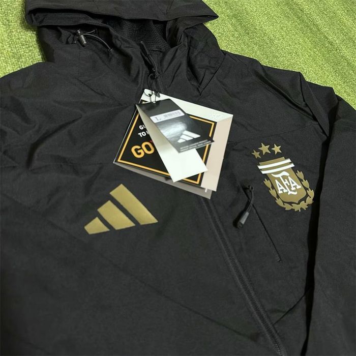 Спортивная ветровка Adidas Argentina