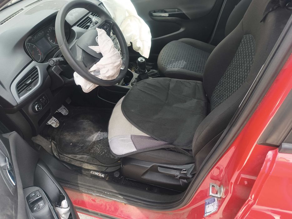 Опел Корса Е / Opel Corsa E - на части