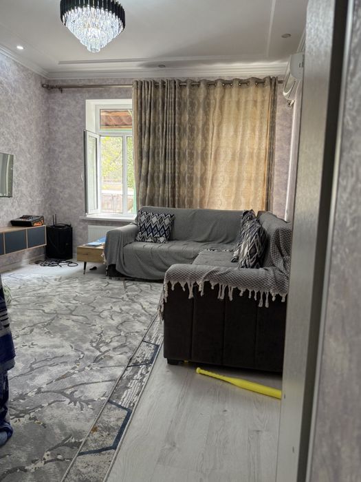 Продаётся 3-комнатная квартира с капитальным ремонтом в Чирчике