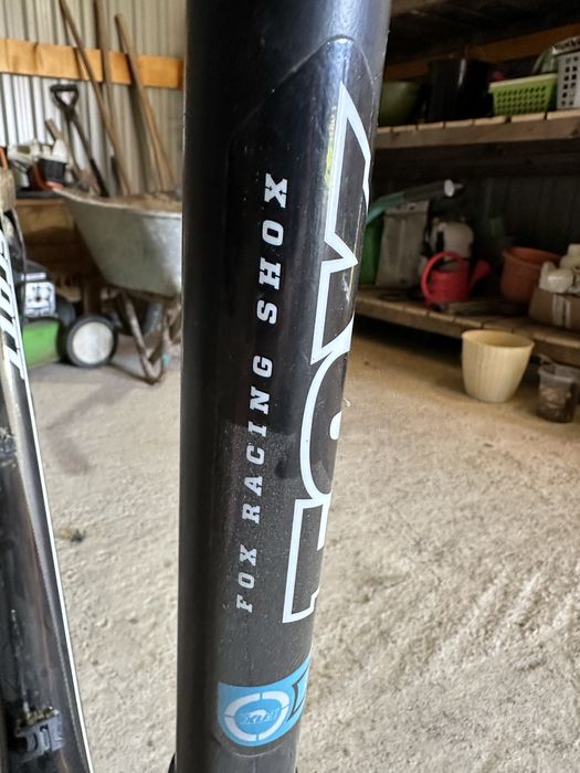 Furca fox pentru bicicleta