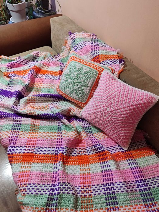 Плед и подушечки