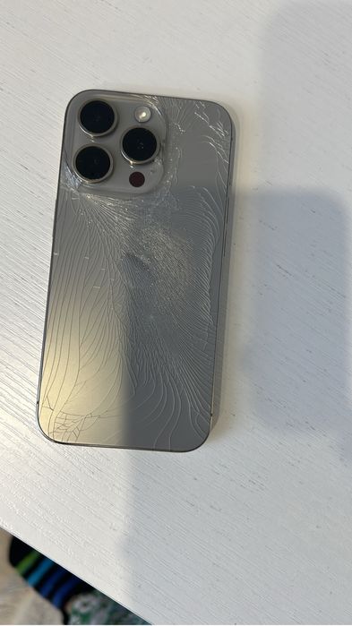 Продам iphone 15 pro 256GB