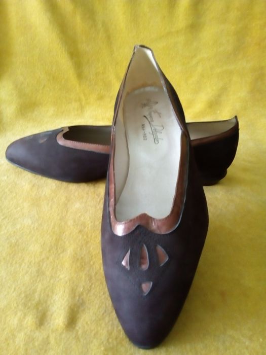 Vând balerini NOI din piele naturala