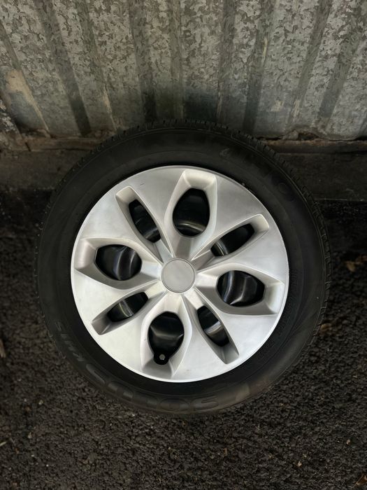 Продам 2 колеса с дисками 165/65/14 185/70/14