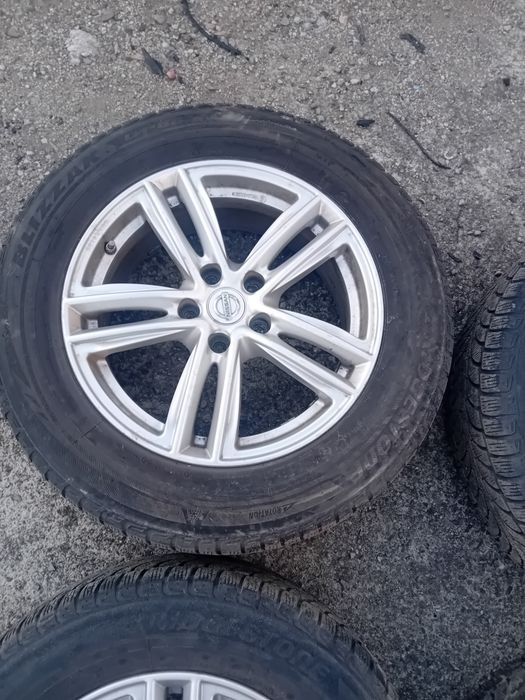 Лята джанта 17цола с зимни гуми Bridgestone  225/65/17 NISSAN X TRAIIL