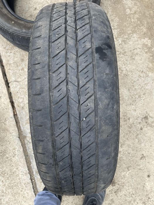 Шины 235/65/R17.