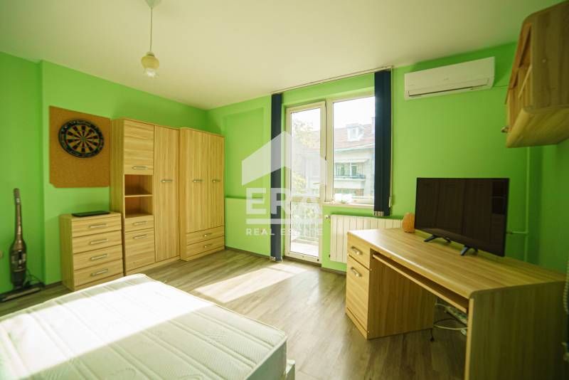 Дава се под наем Четиристаен апартамент в София, Оборище - 90 кв.м за 900 € - Снимка #6