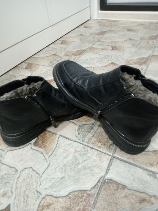 Продам зимню мужские сапоги