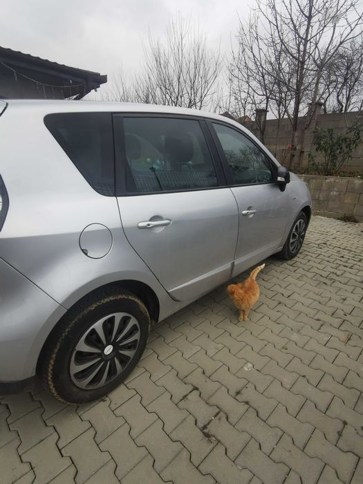 Autoturism Renault scenic