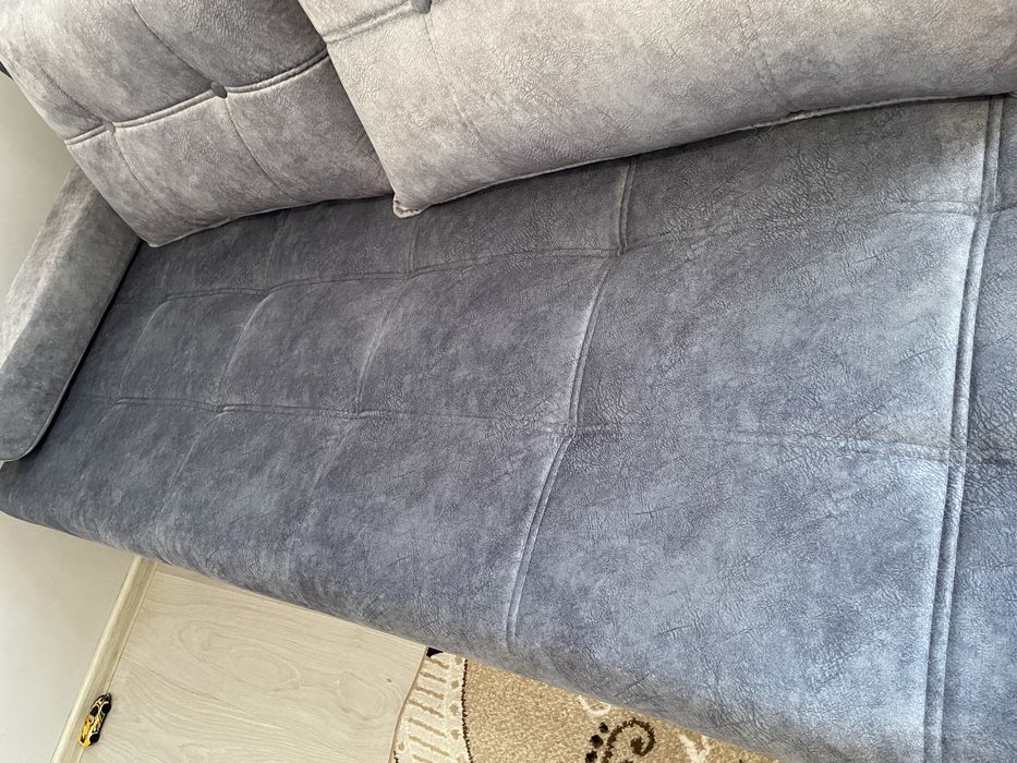 Продам диван раскладной.