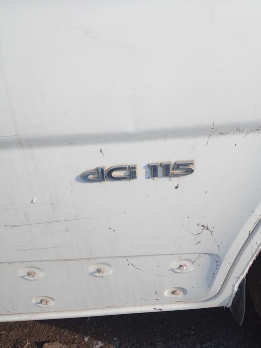 Продава се на части Рено Трафик