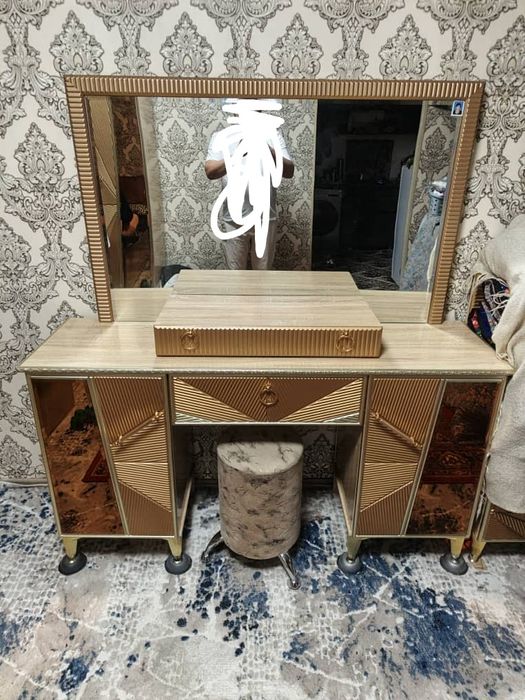 Мебел сотилади срочно