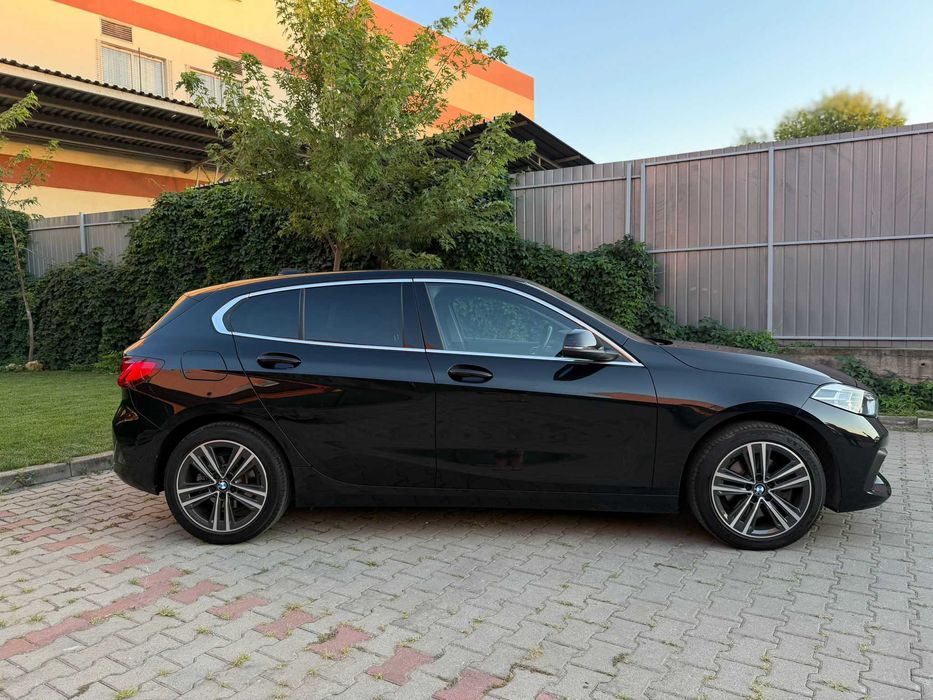 BMW Seria 1 118i 2023 Luxury - 16000km