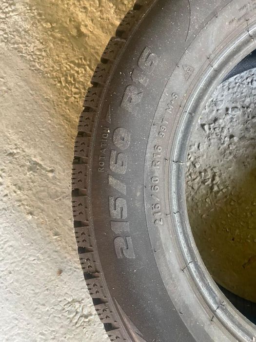 Зимние шины б/у комплект