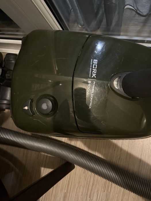 Продам мощный пылесос BORK