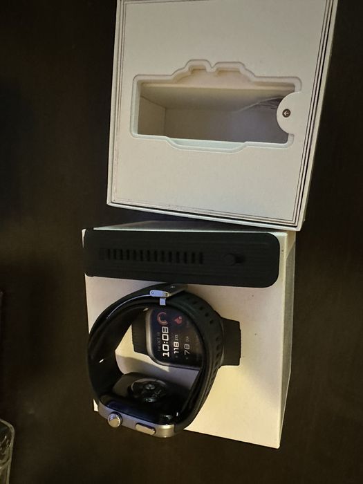 Smartwatch Huawei Watch D2, Black aluminum alloy Case, Black Fluoroelastomer Strap