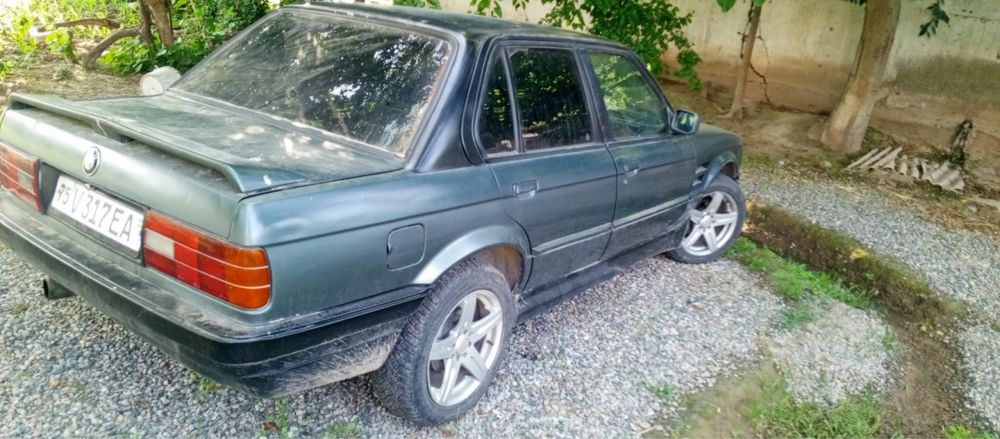 Bmw e30 320 model 1989 yil