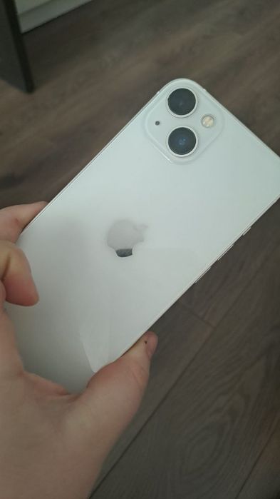 Айфон 13 в хорошем состоянии