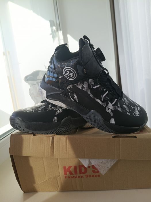 Продам кроссовки для мальчика