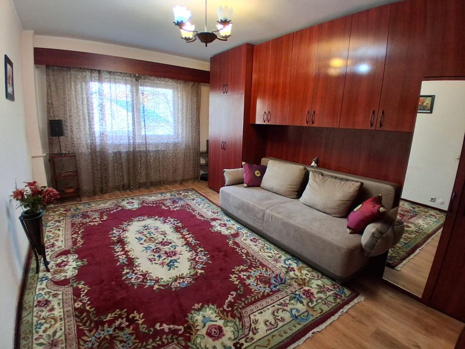Apartament  decomandat,2 camere,  zona foarte bună in Craiova