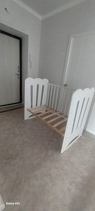Продам  кроватку для малышей.