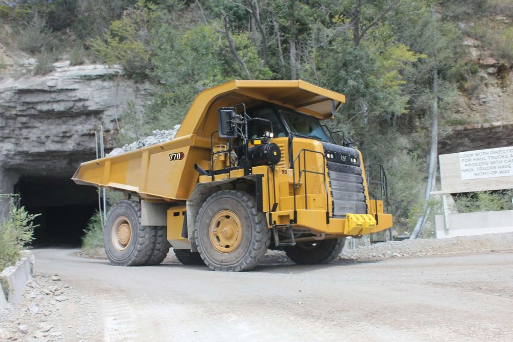 Внедорожный самосвал CAT [770] 38,6тон