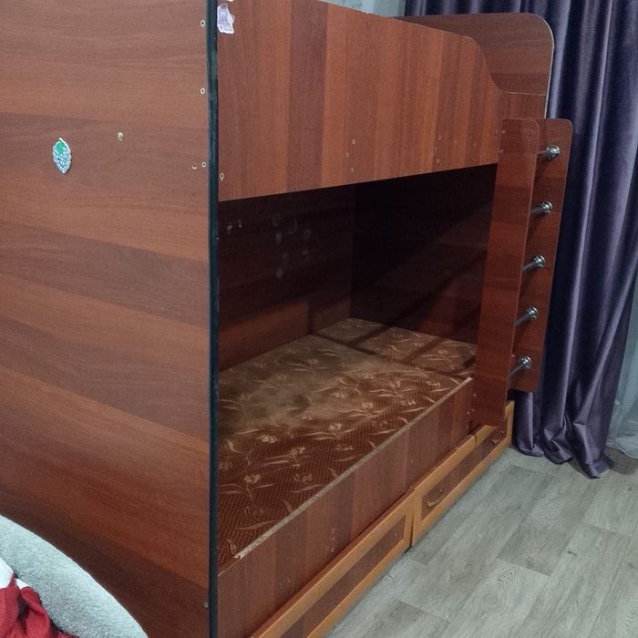 Кровать двухъярусная