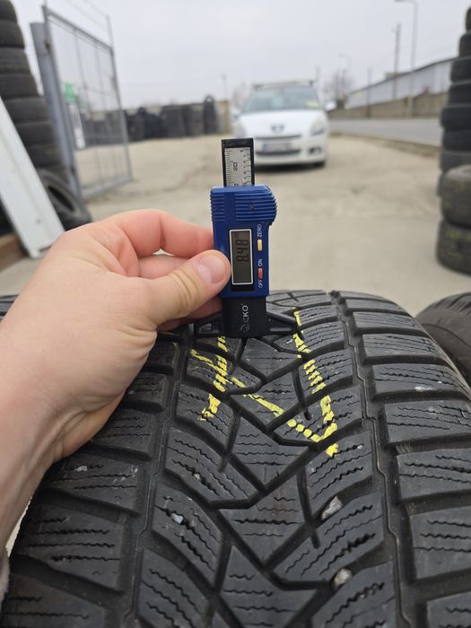 Anvelope de iarna 225-55r17 Dunlop