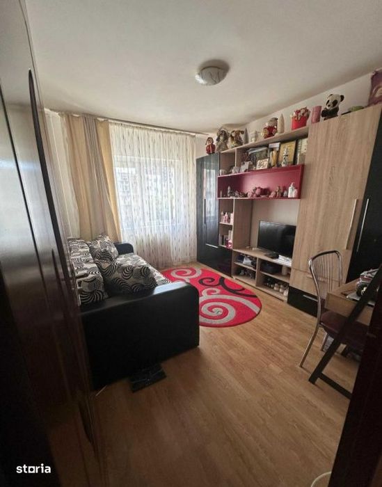 Apartament 4 camere decomandate, 82 mp, etaj intermediar, zona The Off