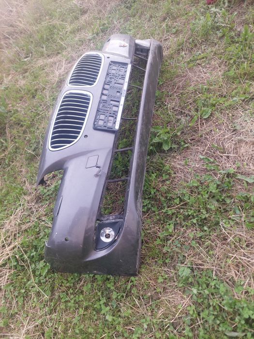 Piesele roșii E90 
Bara neagra F10