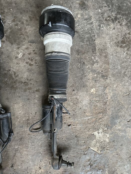 Предни амортисьори Mercedes S W221 4Matic Airmatic