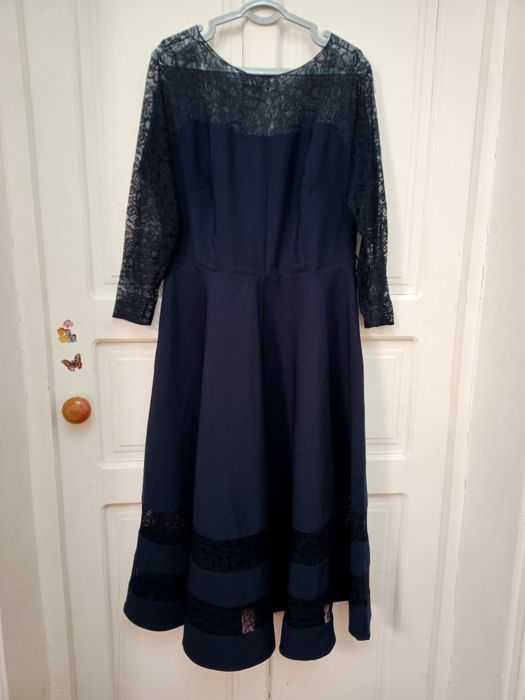 Платья для девочек и женщин