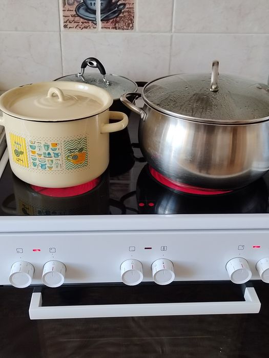 Продам электро плиту BOSCH