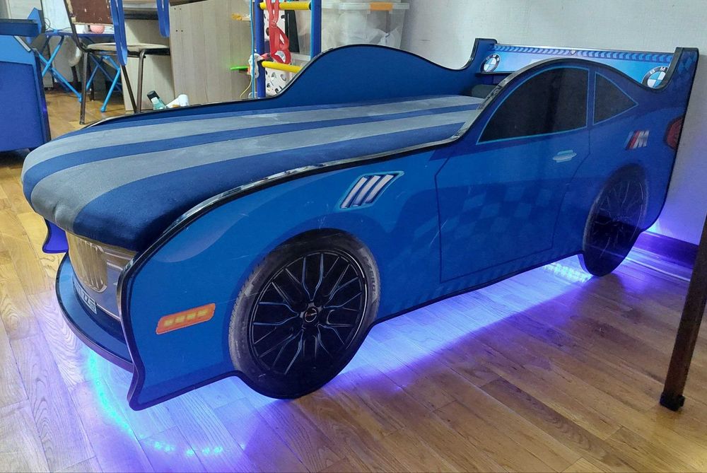 Продается кровать машина BMW в отличном состоянии