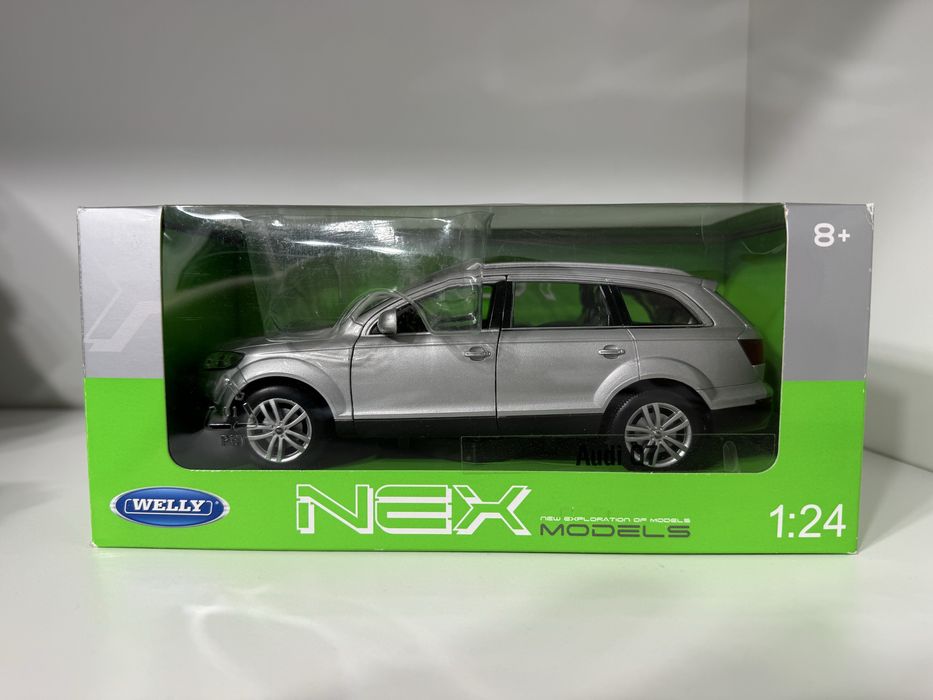 Macheta 1:24 Audi Q7 Noua masina