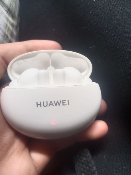 Продам наушники Хуавей